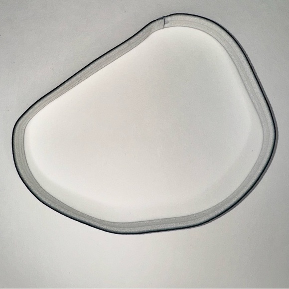 (2) PC BUNDLE NIKE THIN HEADBAND WORKOUT & SOUL SURFER BRACELET - Picture 4 of 5